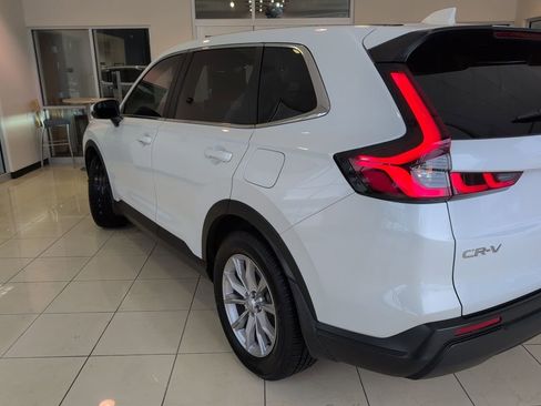 Used 2023 Honda CR-V EX image 3