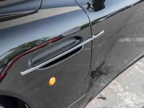 Used 2002 Aston Martin Vanquish image 36