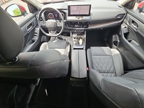 Used 2025 Nissan Rogue Platinum w/ Platinum Premium Package FWD image 22