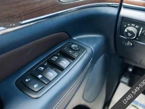 Used 2015 Jeep Grand Cherokee Overland AWD/4WD image 15