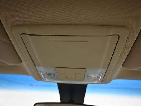 Used 2018 Ford Taurus SE image 22