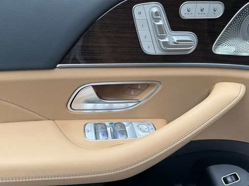 New 2026 Mercedes-Benz GLS 450 4MATIC image 10