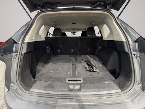 Used 2021 Nissan Rogue S image 26