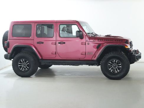 Used 2024 Jeep Wrangler Unlimited Rubicon AWD/4WD image 12