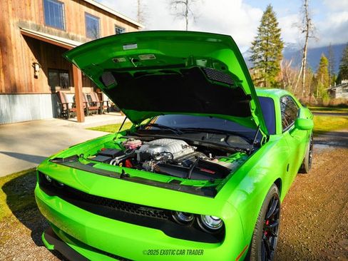 Used 2017 Dodge Challenger SRT Hellcat image 15