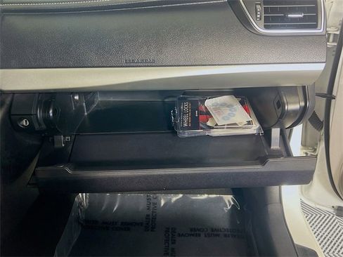 Used 2017 Toyota Camry SE image 30