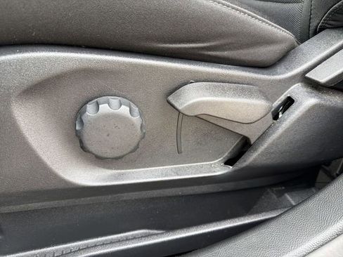 Used 2024 Ford Edge SE w/ Black Appearance Package image 14