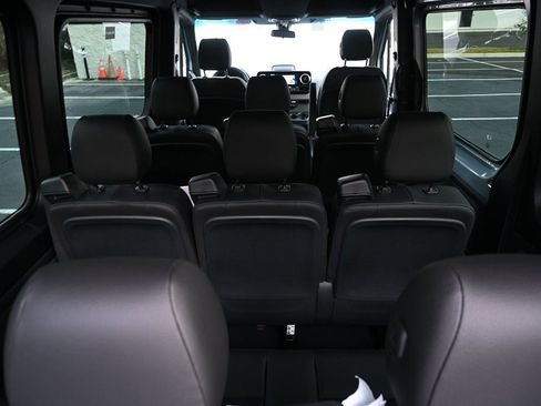 Used 2025 Mercedes-Benz Sprinter 2500 image 31