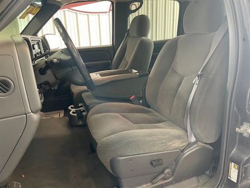 Used 2005 Chevrolet Silverado 3500 LS w/ Heavy-Duty Power Package AWD/4WD image 16