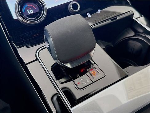 Used 2022 Land Rover Range Rover Velar R-Dynamic S image 19