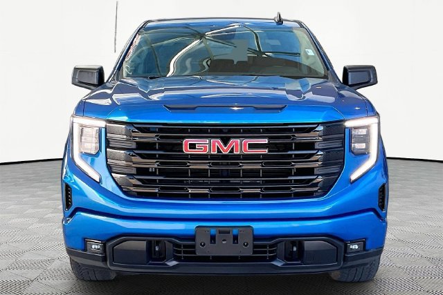 Used 2023 GMC Sierra 1500 Elevation AWD/4WD image 2