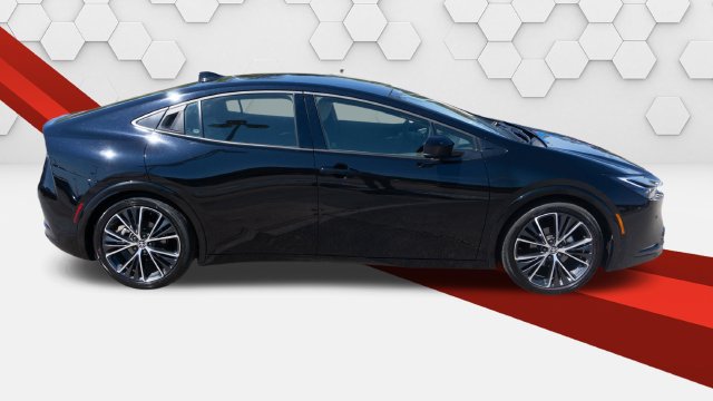 Used 2025 Toyota Prius XLE FWD image 7