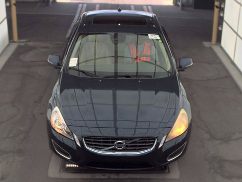 Used 2013 Volvo S60 T5 FWD image 2