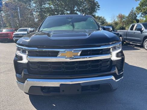 Used 2022 Chevrolet Silverado 1500 LT w/ Safety Package AWD/4WD image 2