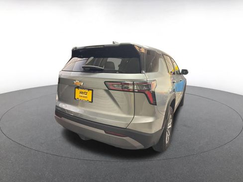 Used 2025 Chevrolet Equinox LT image 7