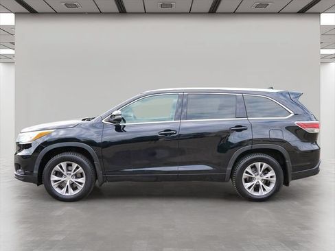 Used 2015 Toyota Highlander XLE AWD/4WD image 3
