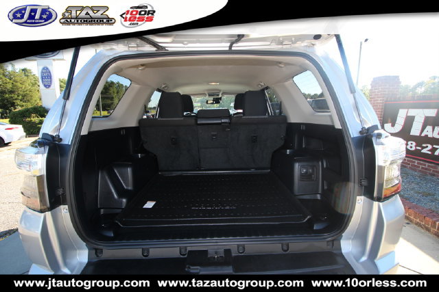 Used 2022 Toyota 4Runner SR5 RWD image 18