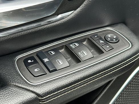 Used 2024 RAM 1500 Laramie image 13