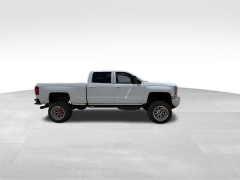 Used 2017 Chevrolet Silverado 2500 LT AWD/4WD image 2