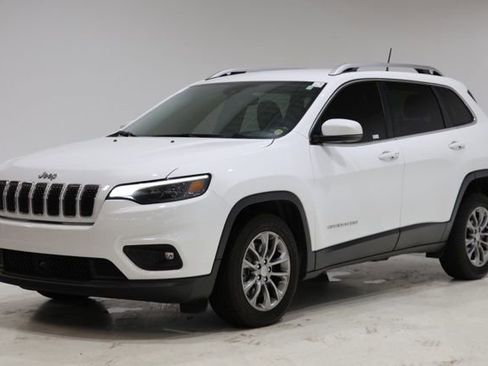 Used 2021 Jeep Cherokee Latitude Plus FWD image 3