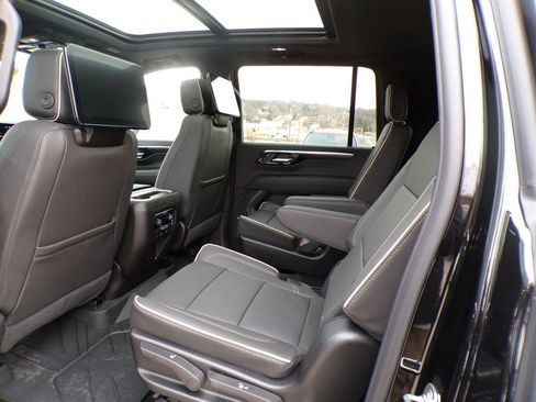 New 2026 Chevrolet Suburban Premier AWD/4WD image 18