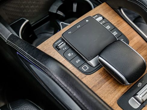 Used 2025 Mercedes-Benz GLS 580 4MATIC image 53