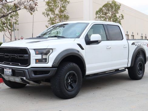 Used 2018 Ford F150 Raptor w/ Equipment Group 802A Luxury image 2