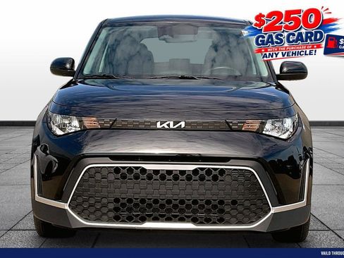 Used 2023 Kia Soul LX w/ Option Group 015 FWD image 3