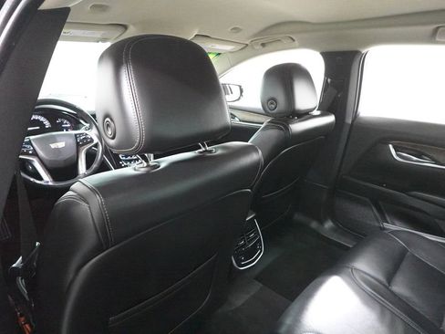 Used 2018 Cadillac XTS Luxury image 24