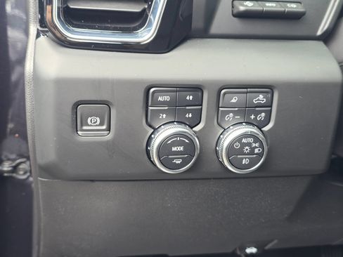 Used 2023 GMC Sierra 1500 Denali w/ Technology Package AWD/4WD image 24