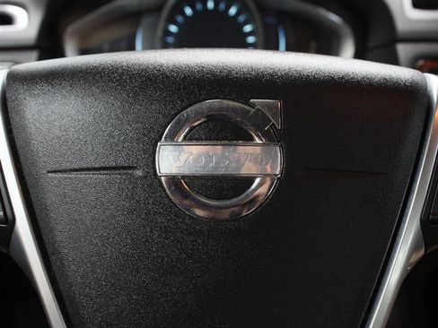 Used 2014 Volvo XC70 T6 w/ Climate Package image 12