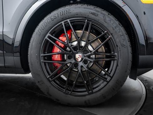 New 2026 Porsche Cayenne S image 11
