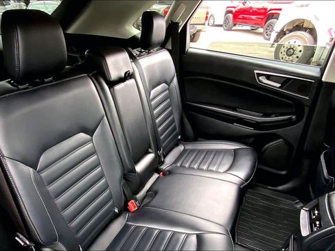Used 2022 Ford Edge SEL w/ Convenience Package image 18