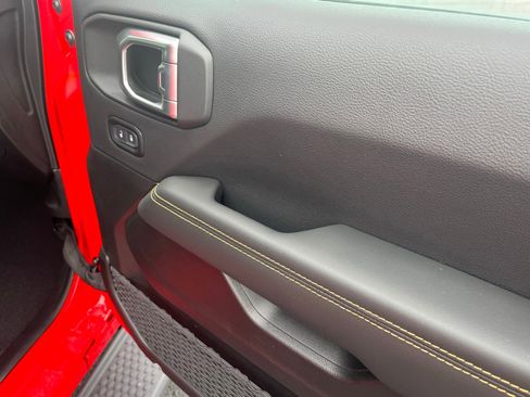 New 2024 Jeep Wrangler Unlimited Sahara image 23