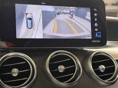 Used 2022 Mercedes-Benz GLC 300 4MATIC image 27