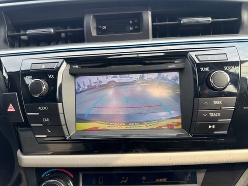 Used 2014 Toyota Corolla LE FWD image 23
