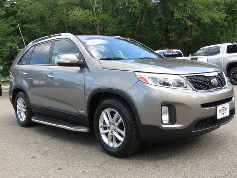 Used 2015 Kia Sorento LX AWD/4WD image 3