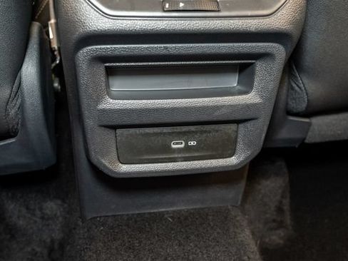 Used 2023 Volkswagen Taos SE w/ Panoramic Sunroof Package FWD image 26