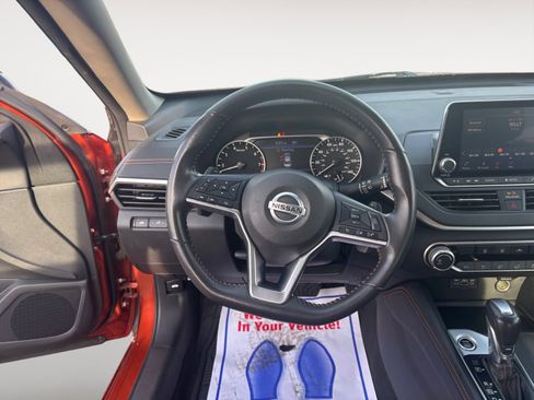 Used 2022 Nissan Altima 2.5 SR image 12
