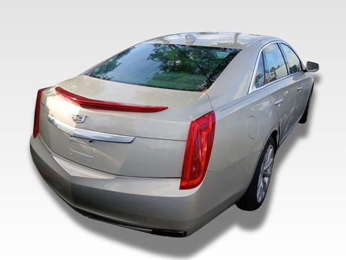 Used 2016 Cadillac XTS Luxury image 4