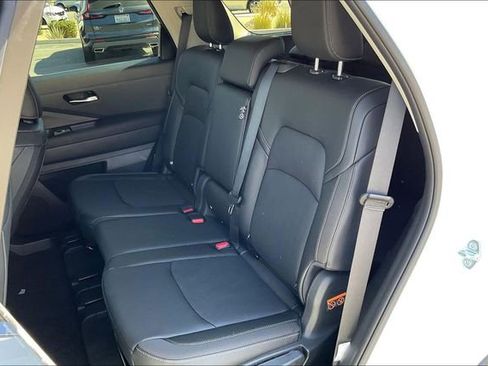New 2026 Nissan Pathfinder SL image 16