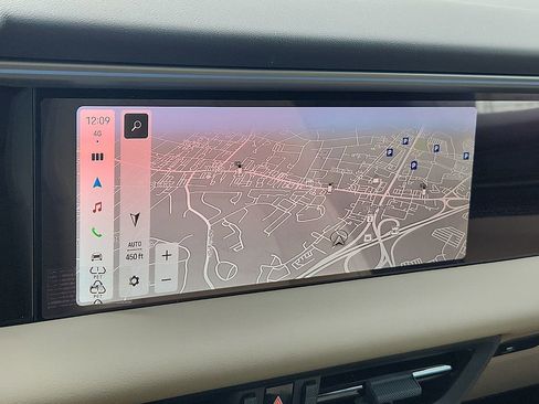 Certified 2025 Porsche Macan Electric image 16