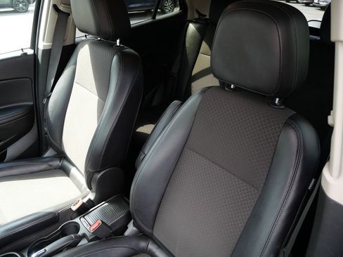 Used 2019 Buick Encore Preferred AWD/4WD image 11