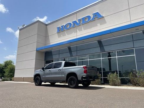 Used 2024 Chevrolet Silverado 1500 LT Trail Boss w/ Protection Package AWD/4WD image 17