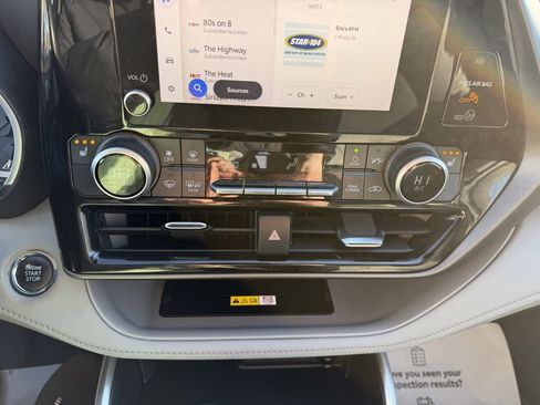 Certified 2023 Toyota Highlander XLE image 20