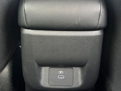 Used 2025 Nissan Versa SV FWD image 23