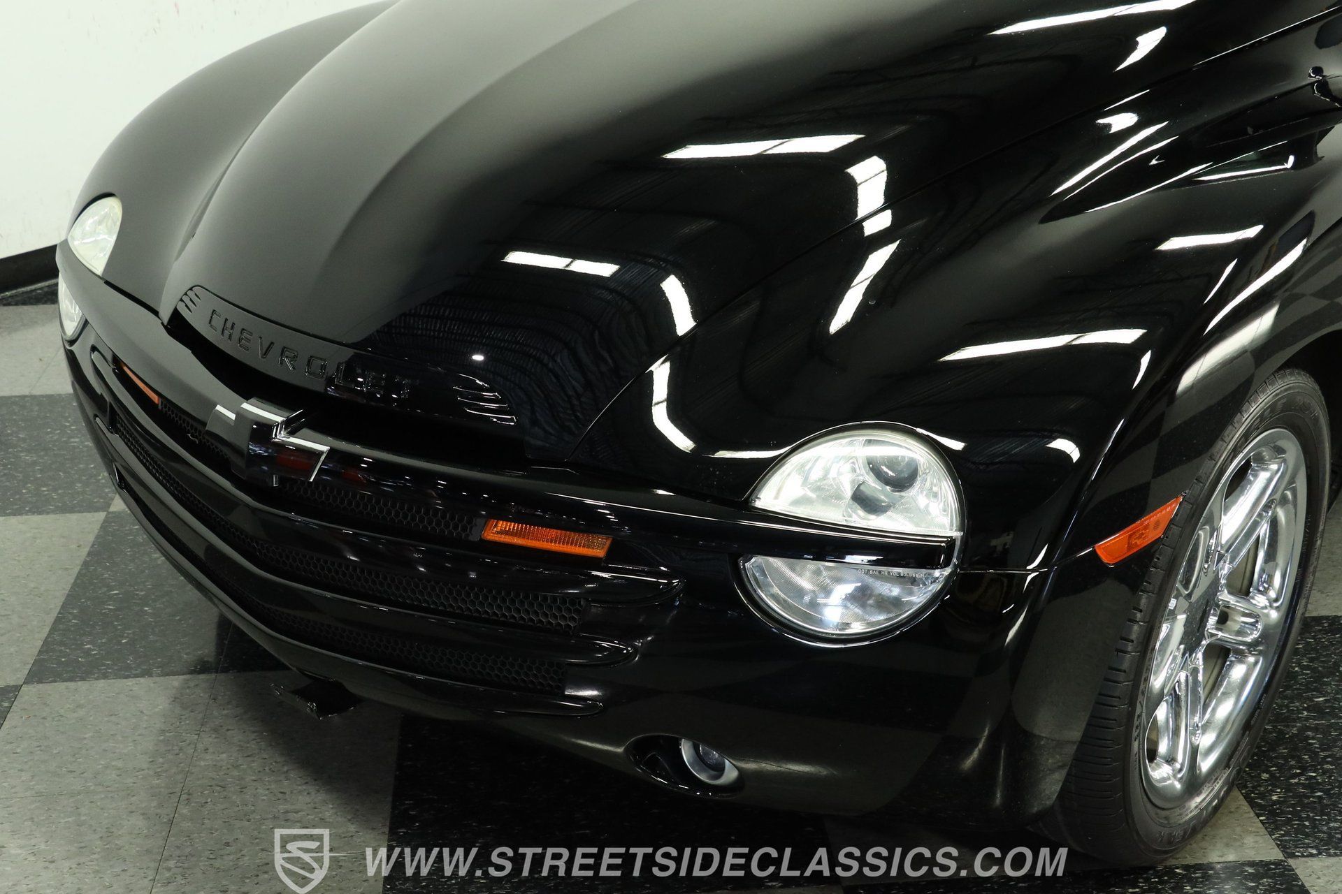 Used 2004 Chevrolet SSR w/ Preferred Equipment Group RWD image 19
