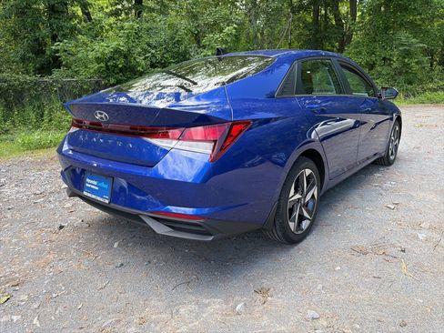 Certified 2023 Hyundai Elantra SEL w/ Convenience Package FWD image 3
