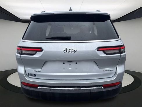 Used 2023 Jeep Grand Cherokee L Laredo image 6