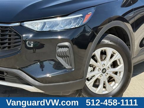 Used 2025 Ford Escape Active AWD/4WD image 3
